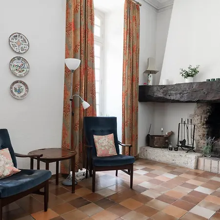 Alojamento de Turismo Selvagem Enjoy Spring At Chateau De Monbrison, For Four Guests *