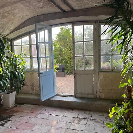 Enjoy Spring At Chateau De Monbrison, For Four Guests 롯지